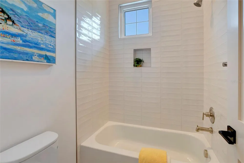 3106 W COACHMAN AVENUE Tampa, FL 33611