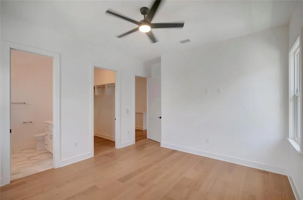 3106 W COACHMAN AVENUE Tampa, FL 33611