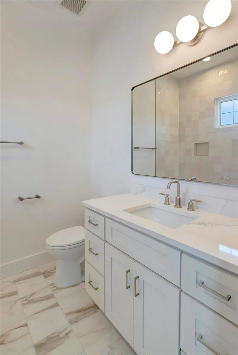 3106 W COACHMAN AVENUE Tampa, FL 33611