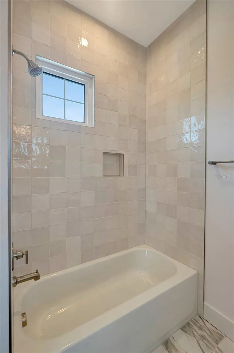 3106 W COACHMAN AVENUE Tampa, FL 33611
