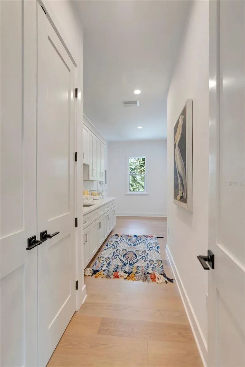 3106 W COACHMAN AVENUE Tampa, FL 33611