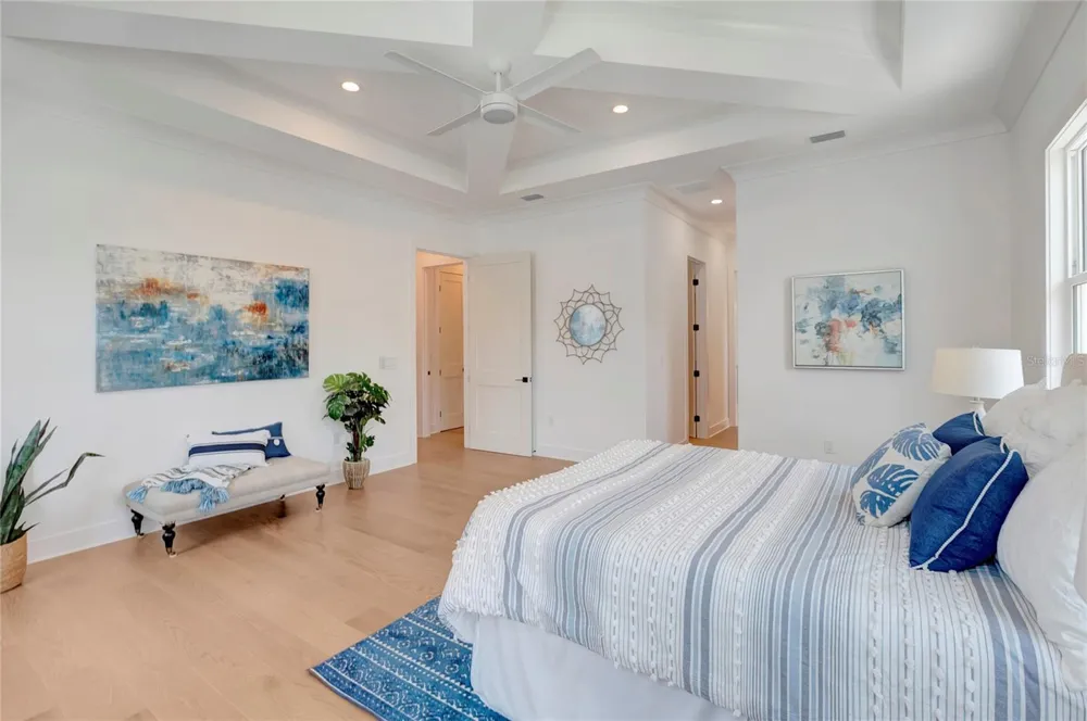 3106 W COACHMAN AVENUE Tampa, FL 33611