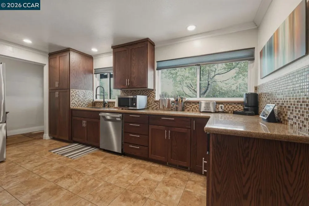 917 Hamilton Dr Pleasant Hill, CA 94523