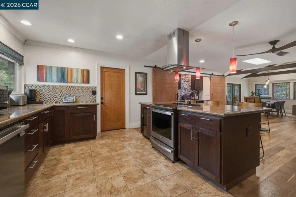 917 Hamilton Dr Pleasant Hill, CA 94523