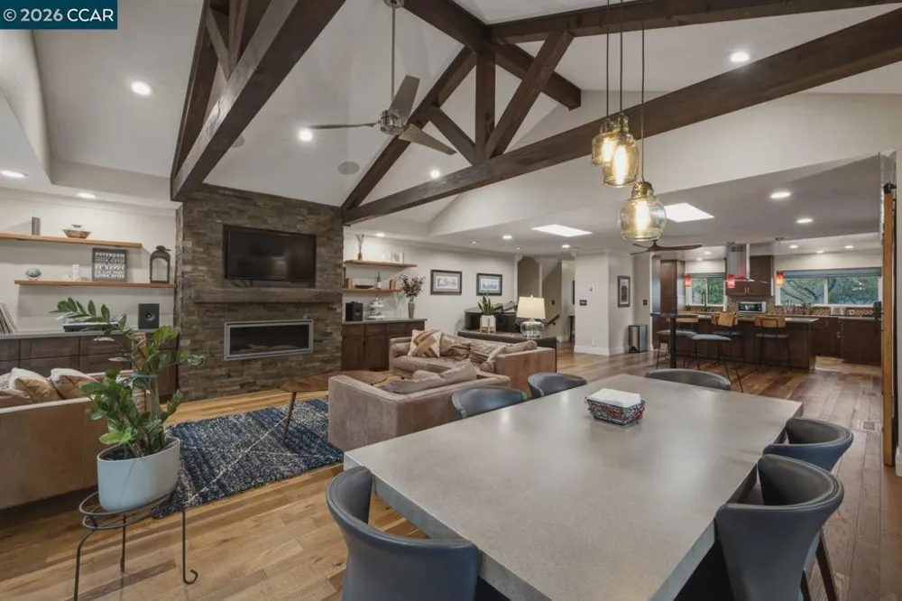 917 Hamilton Dr Pleasant Hill, CA 94523