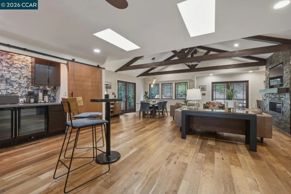 917 Hamilton Dr Pleasant Hill, CA 94523