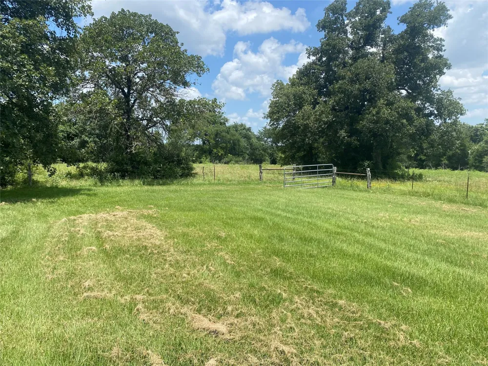 10675 Whiterock Road Bremond, TX 76629