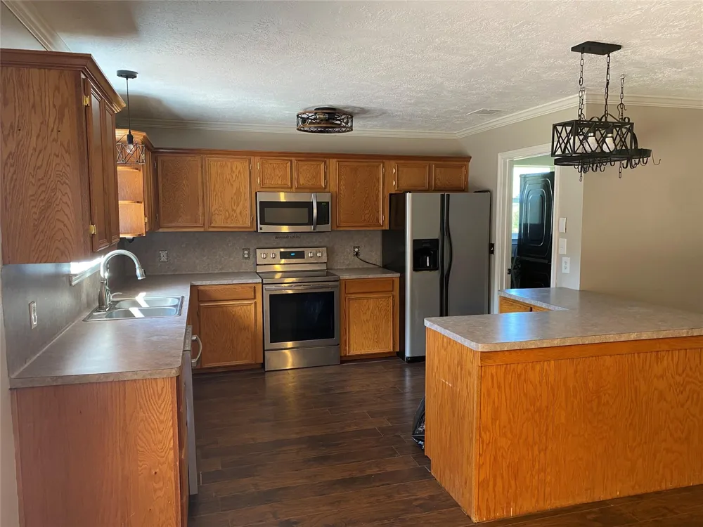 10675 Whiterock Road Bremond, TX 76629