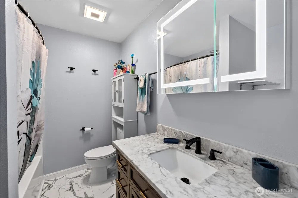 426 Comet Street Milton, WA 98354