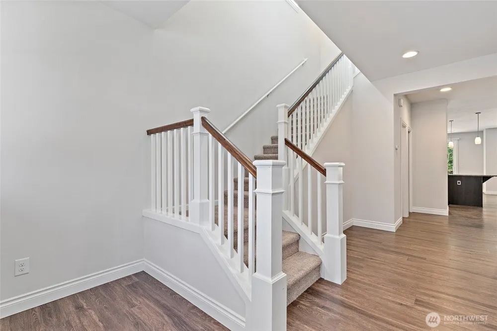8442 NE 203rd Place Bothell, WA 98011
