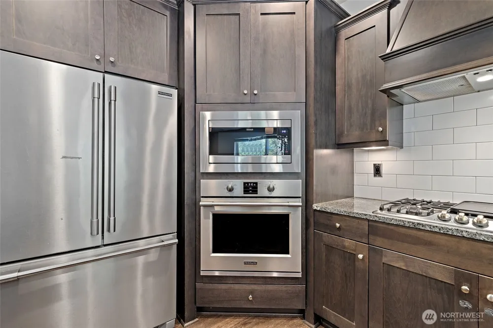 8442 NE 203rd Place Bothell, WA 98011