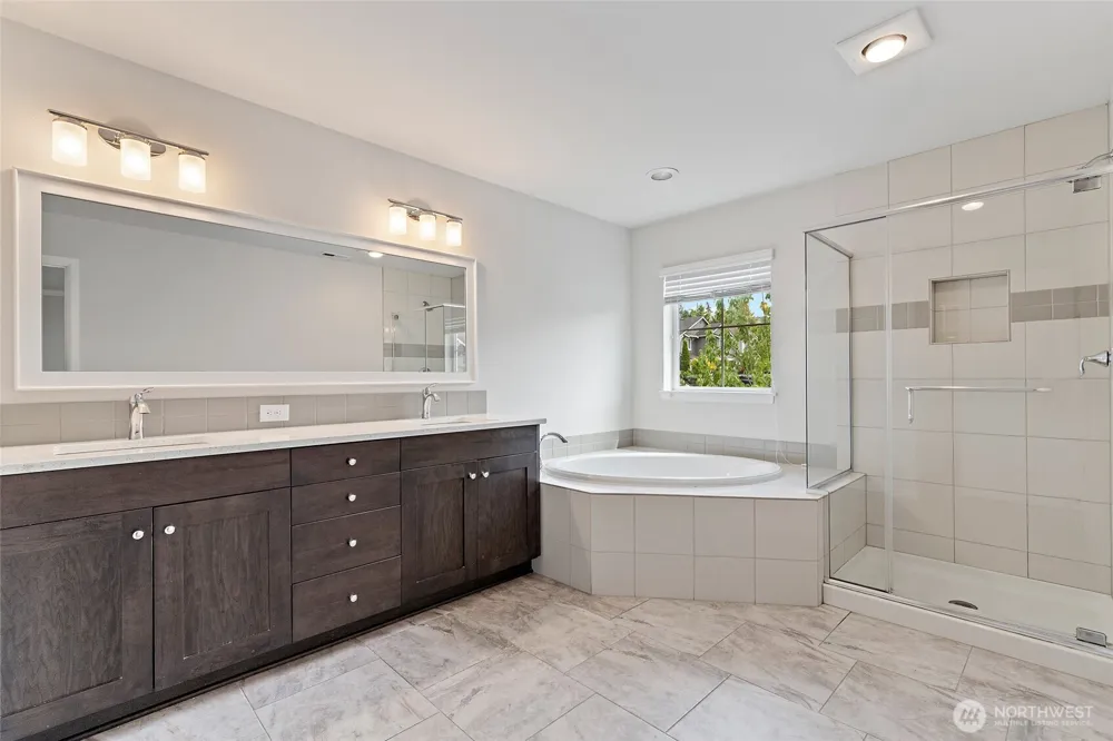 8442 NE 203rd Place Bothell, WA 98011