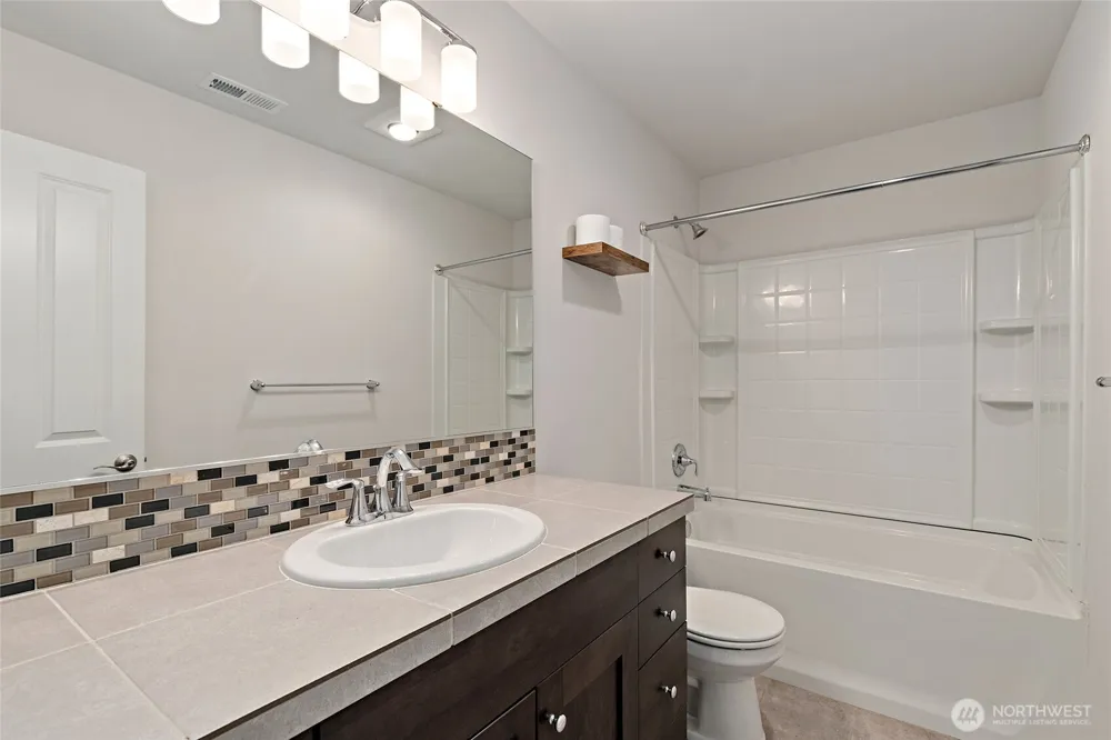 8442 NE 203rd Place Bothell, WA 98011