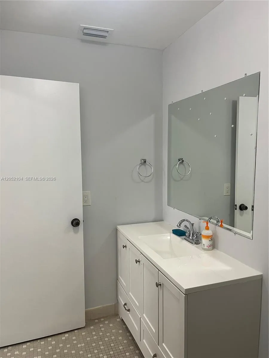 14824 SW 124th Ct Miami, FL 33186