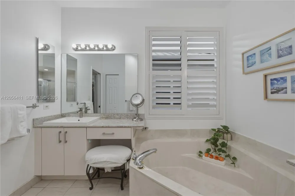 1032 NW 139th Ter Pembroke Pines, FL 33028