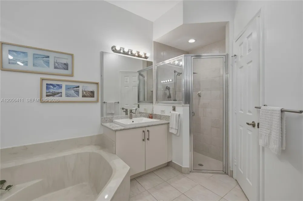1032 NW 139th Ter Pembroke Pines, FL 33028