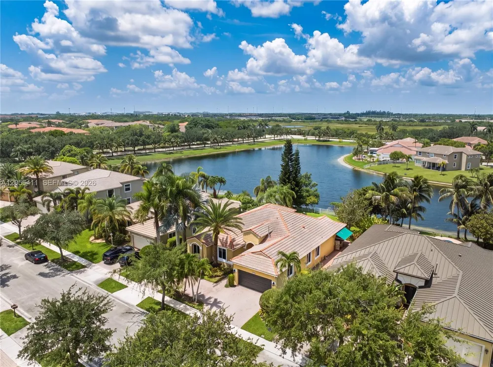 1032 NW 139th Ter Pembroke Pines, FL 33028