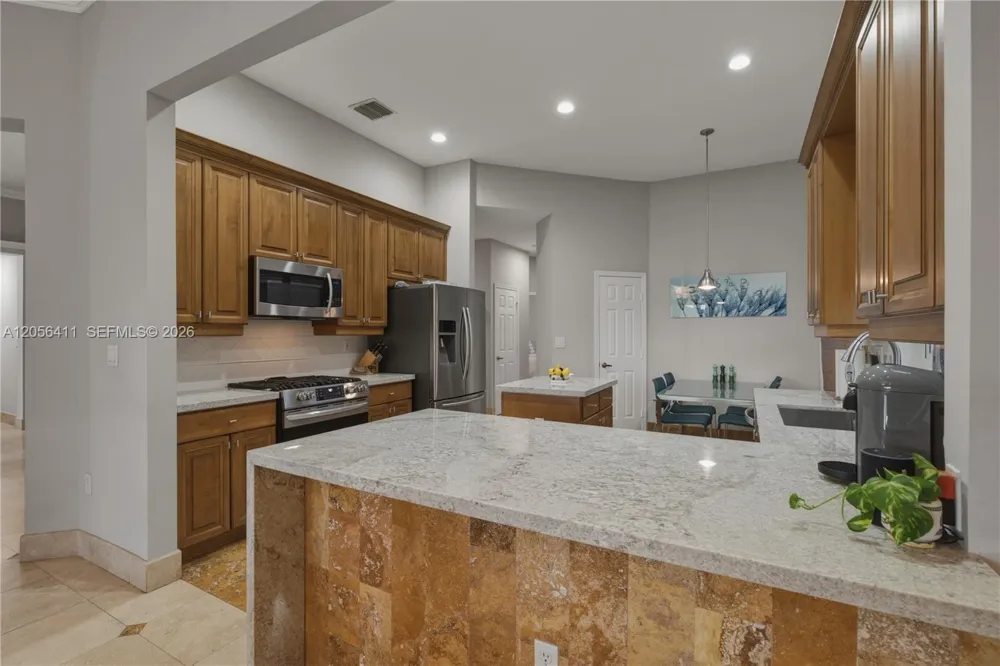 1032 NW 139th Ter Pembroke Pines, FL 33028