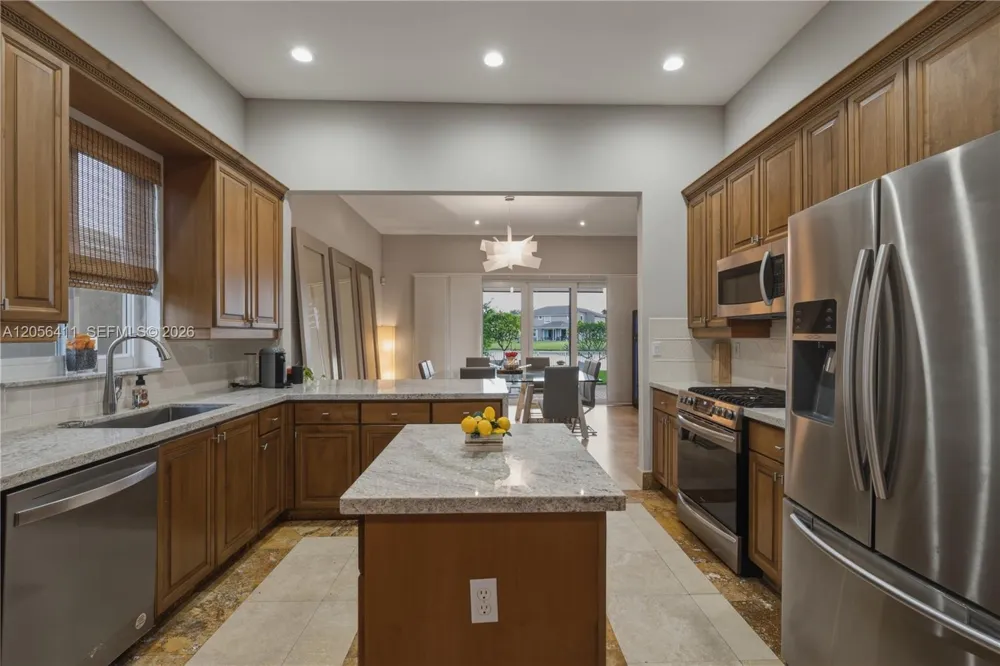 1032 NW 139th Ter Pembroke Pines, FL 33028