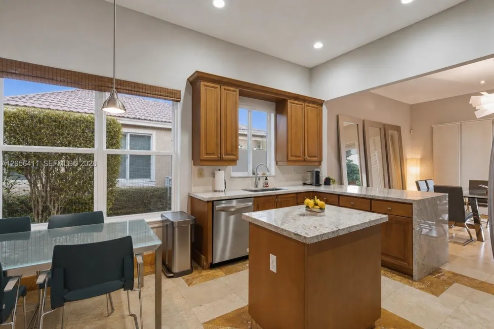 1032 NW 139th Ter Pembroke Pines, FL 33028