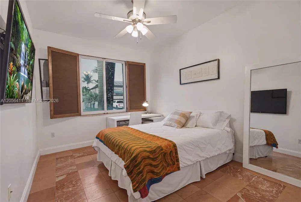 1032 NW 139th Ter Pembroke Pines, FL 33028