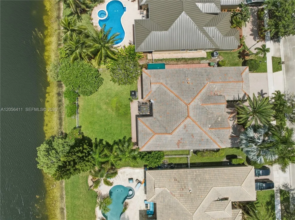 1032 NW 139th Ter Pembroke Pines, FL 33028