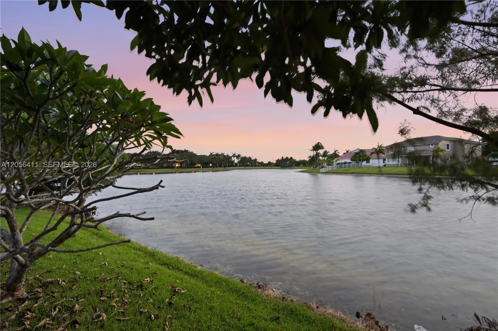 1032 NW 139th Ter Pembroke Pines, FL 33028