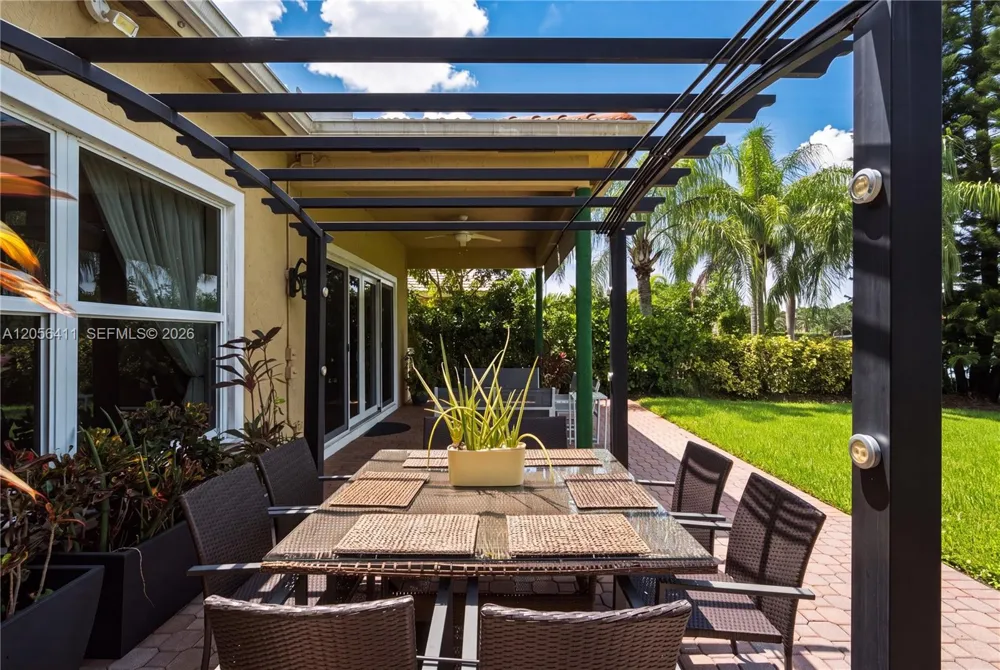 1032 NW 139th Ter Pembroke Pines, FL 33028