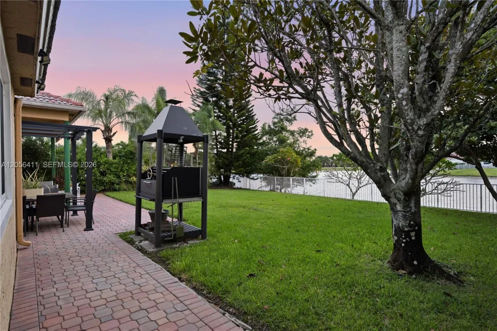 1032 NW 139th Ter Pembroke Pines, FL 33028