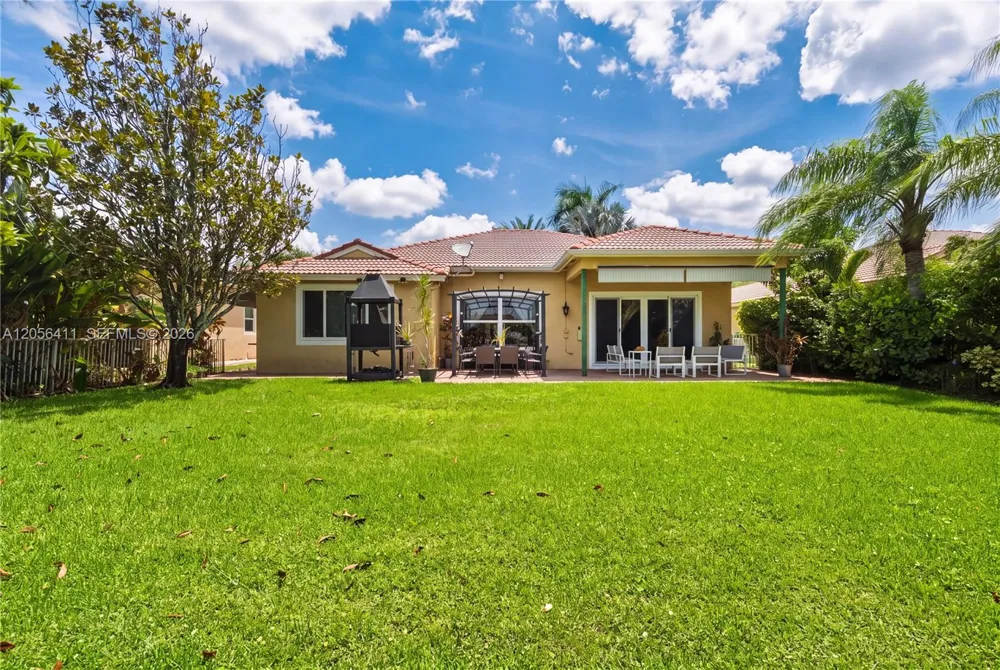 1032 NW 139th Ter Pembroke Pines, FL 33028