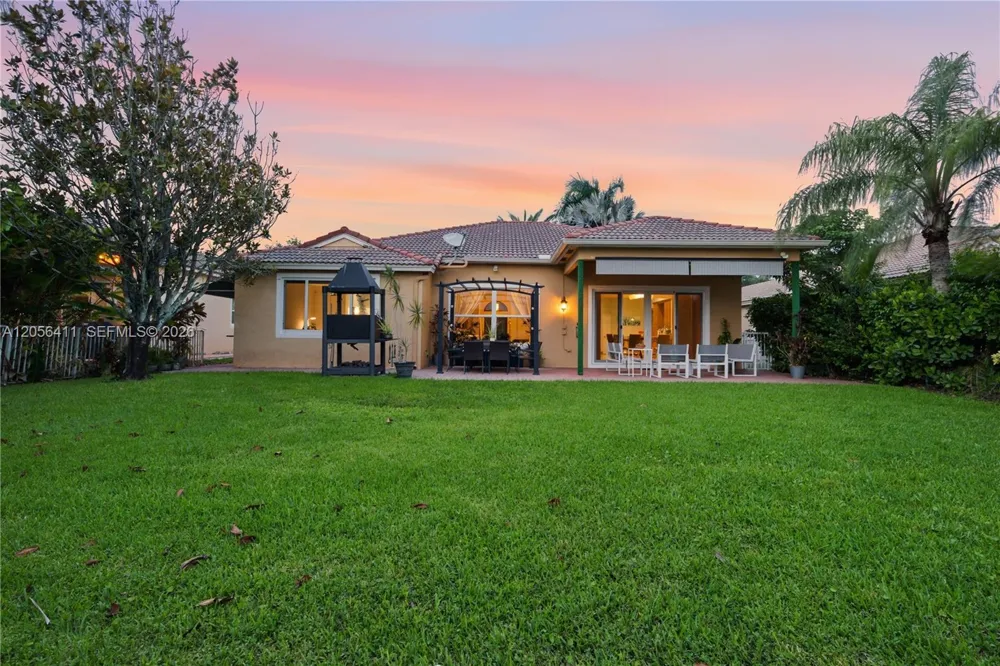 1032 NW 139th Ter Pembroke Pines, FL 33028