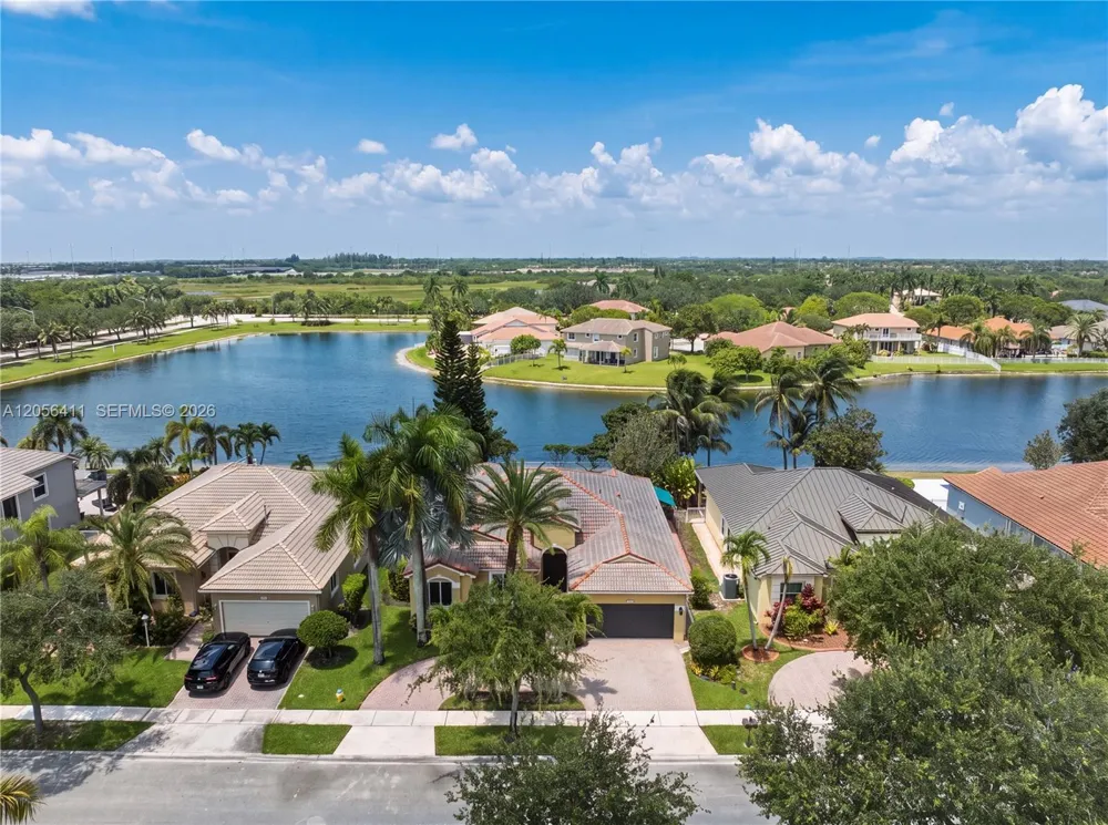 1032 NW 139th Ter Pembroke Pines, FL 33028