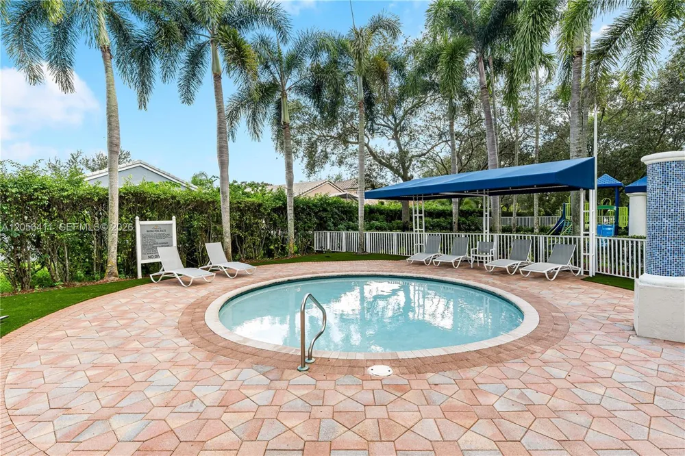 1032 NW 139th Ter Pembroke Pines, FL 33028