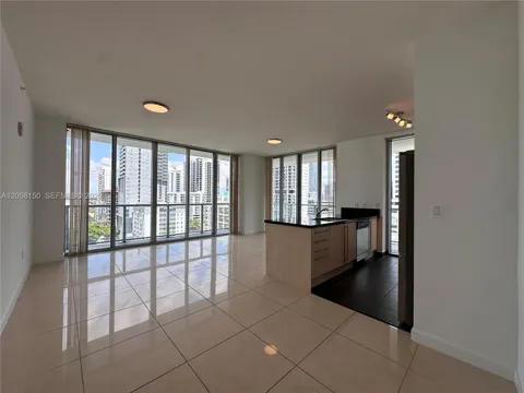 1111 SW 1st Ave #1525-N