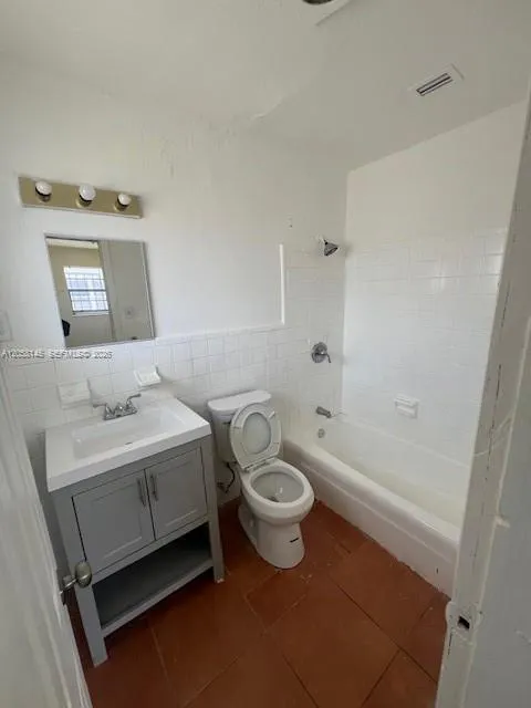 2155 NW 71st St #2155 Miami, FL 33147