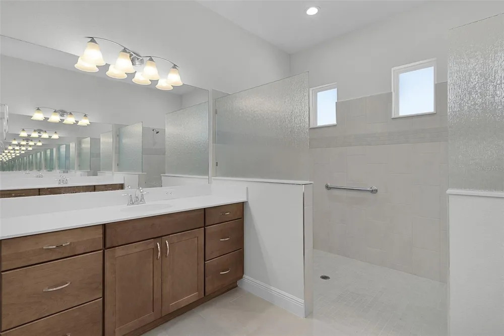 39654 GROVE HEIGHTS Lady Lake, FL 32159