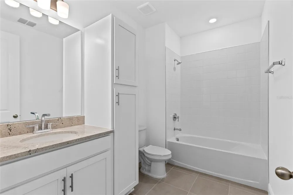 9711 UNDSET ALLEY Orlando, FL 32827