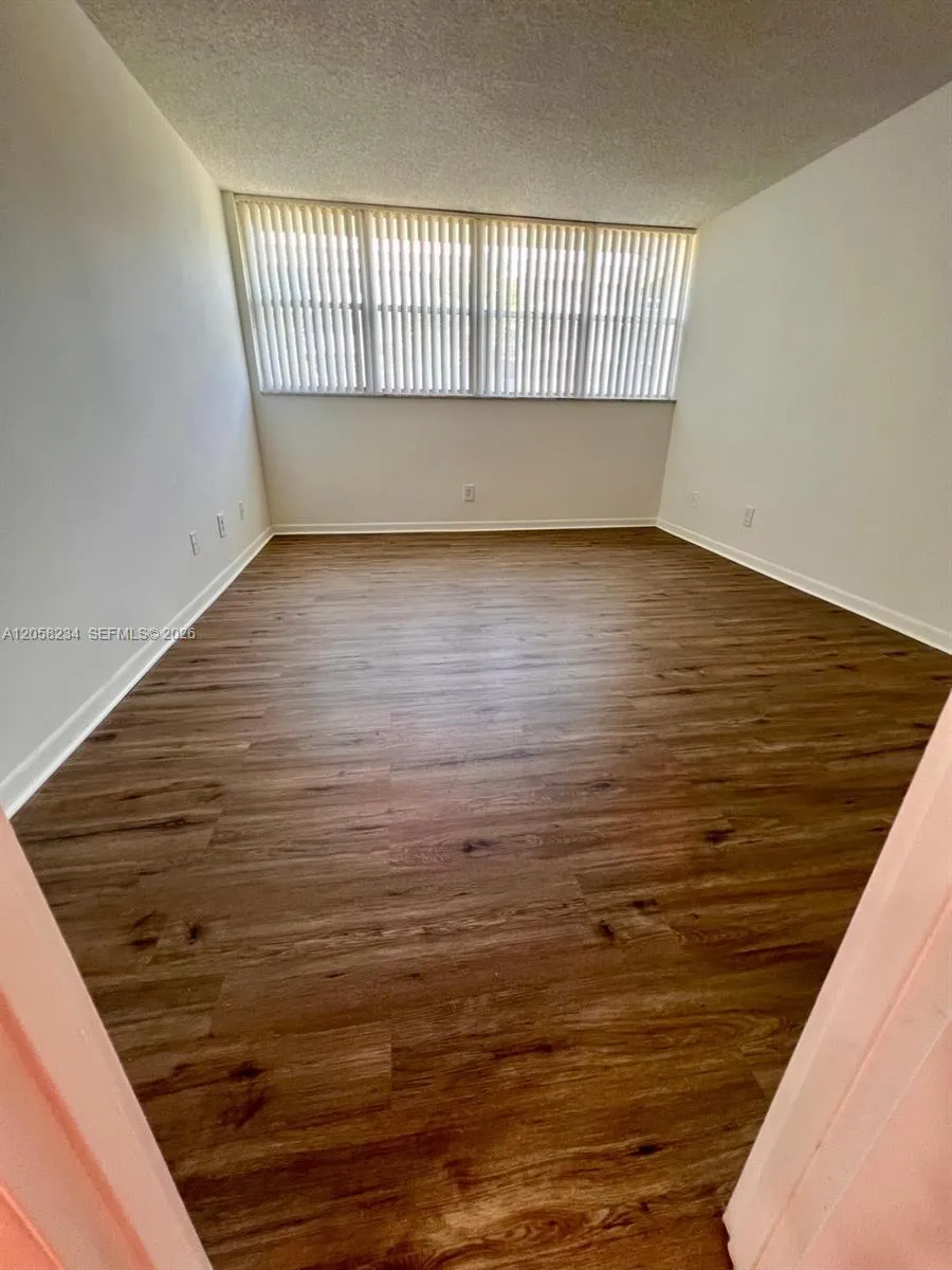 700 NW 214th St #411 Miami Gardens, FL 33169