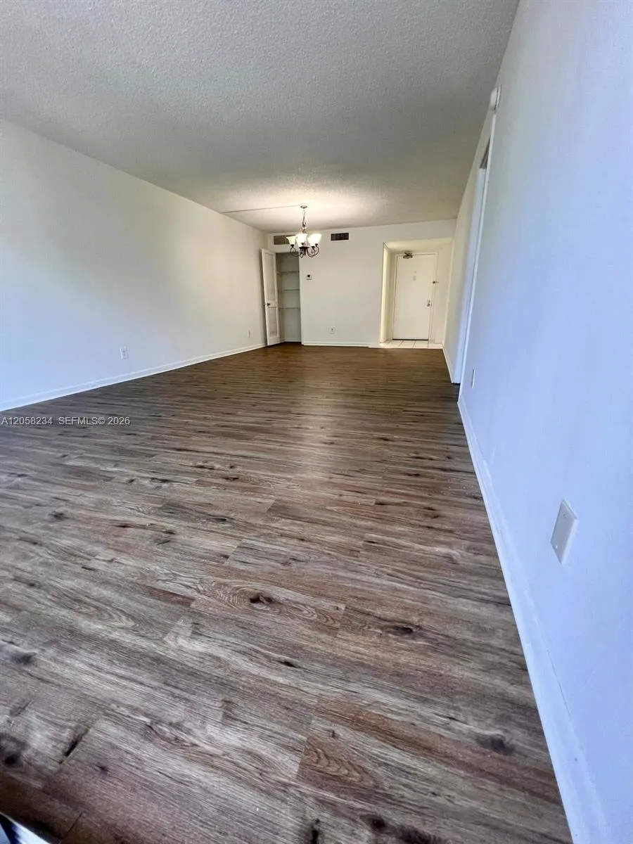 700 NW 214th St #411 Miami Gardens, FL 33169