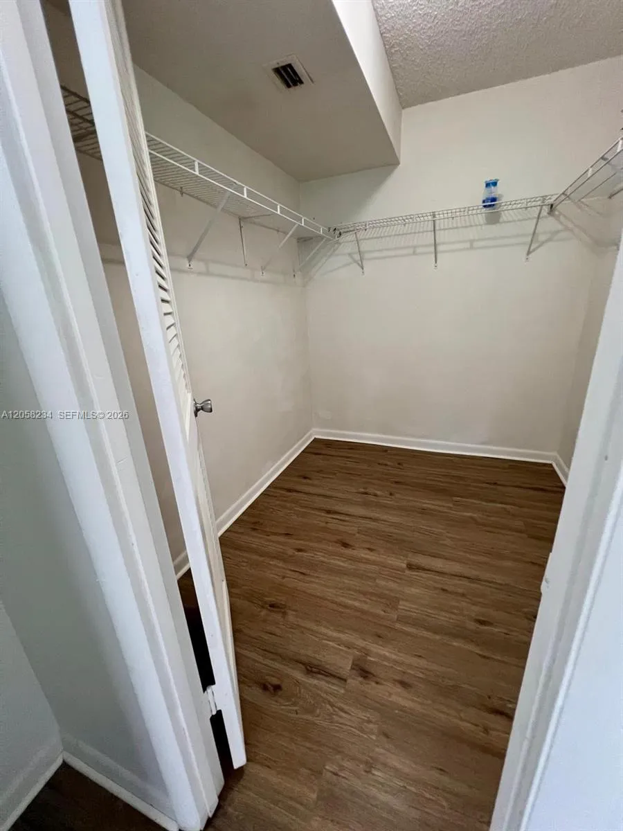 700 NW 214th St #411 Miami Gardens, FL 33169