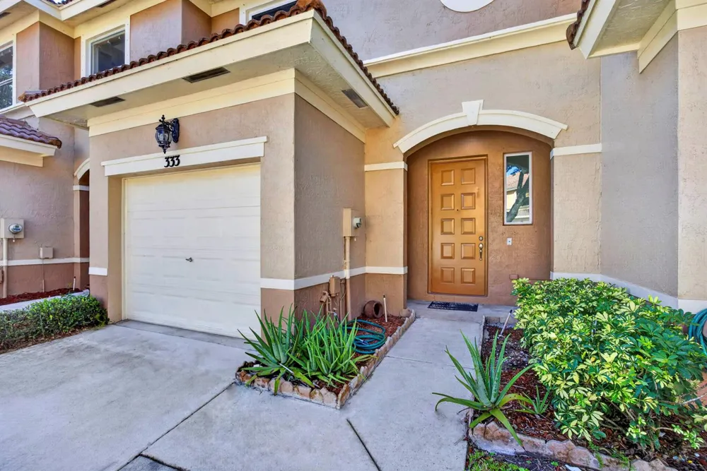 333 River Bluff Lane Royal Palm Beach, FL 33411