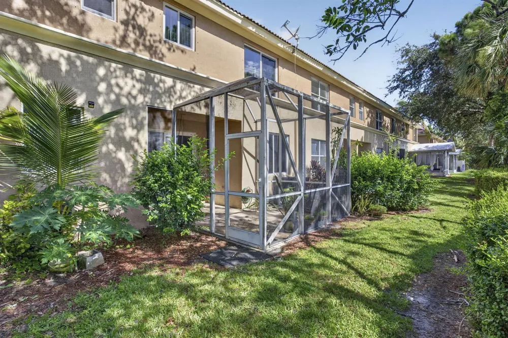 333 River Bluff Lane Royal Palm Beach, FL 33411