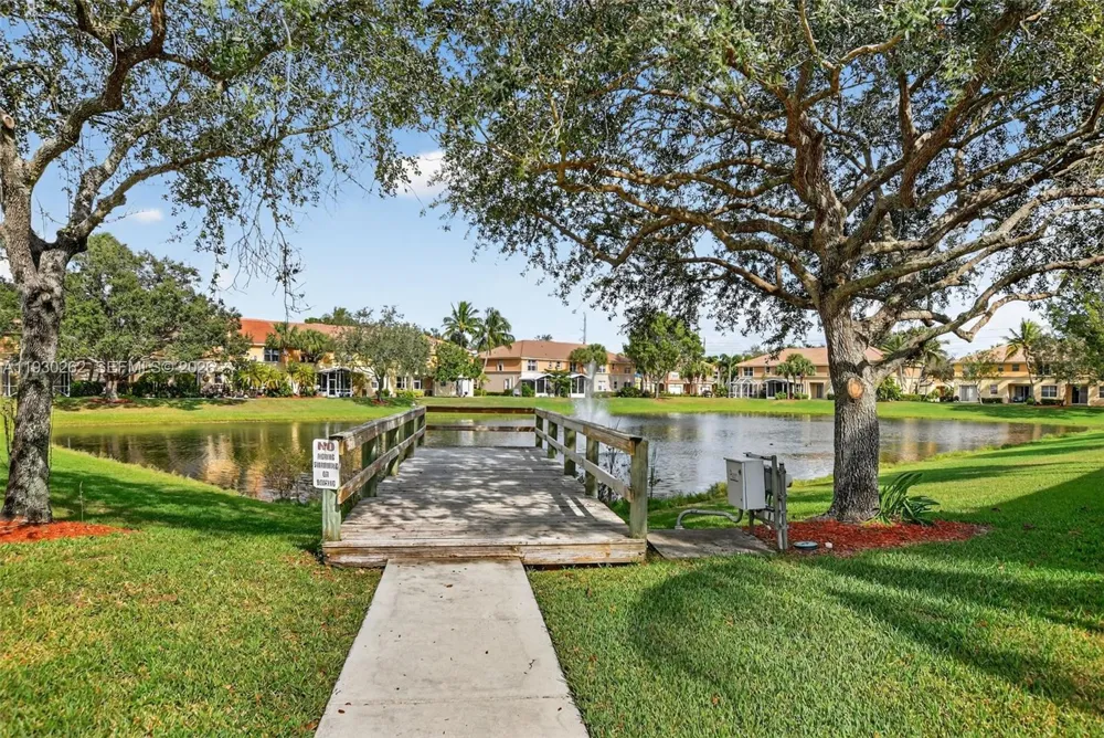 333 River Bluff Lane Royal Palm Beach, FL 33411