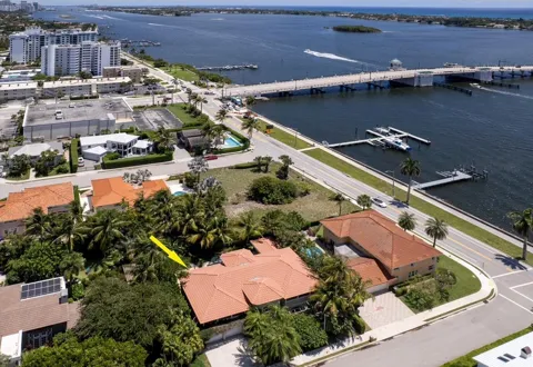 107 FLAGLER PROMENADE S