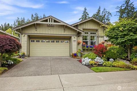 5086 Cypress Loop NE
