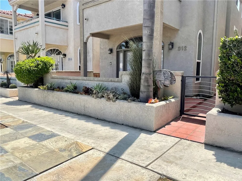 312 14th Street Huntington Beach, CA 92648