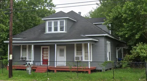 4135 Highland Avenue