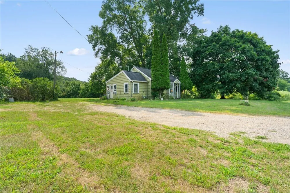 14133 North Avenue Bellevue, MI 49021