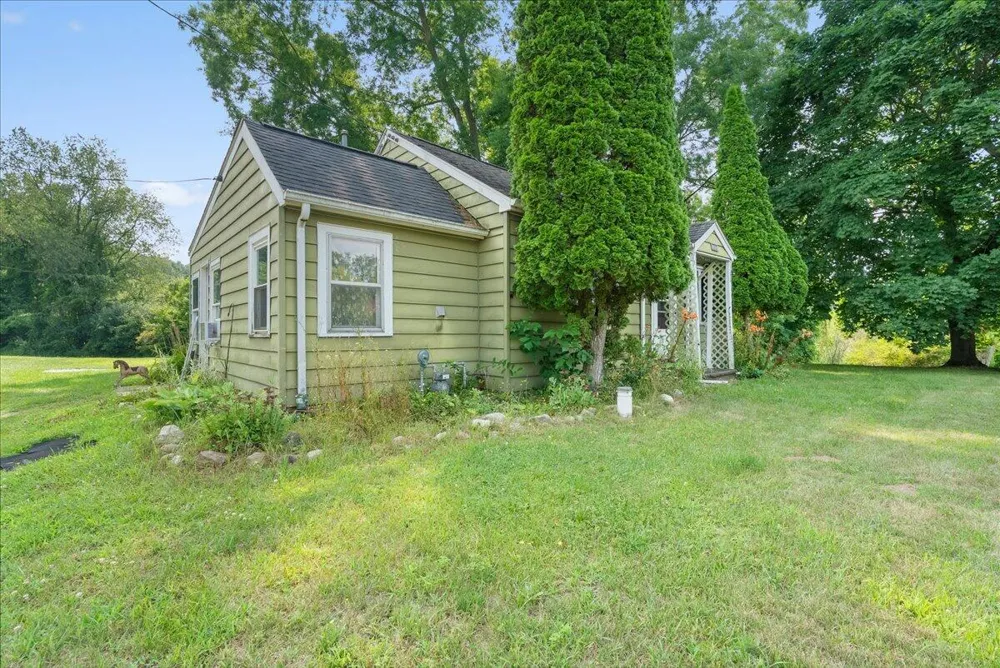 14133 North Avenue Bellevue, MI 49021