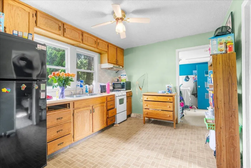 14133 North Avenue Bellevue, MI 49021